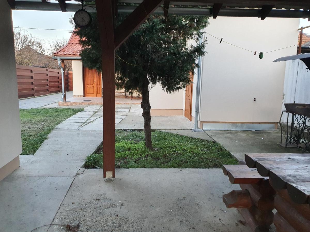 Hotel Bereg-Travel Exterior foto